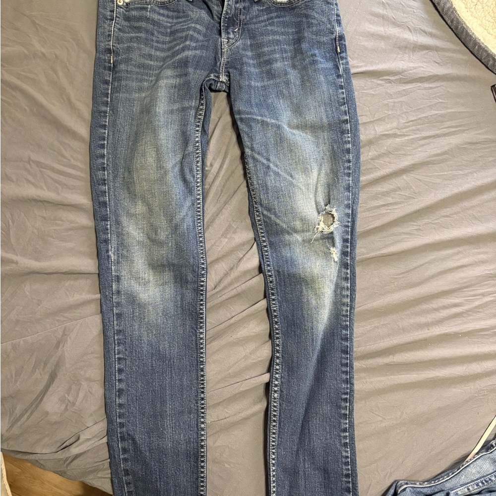 4.Levi's Dark Blue Distressed Skinny Jeans